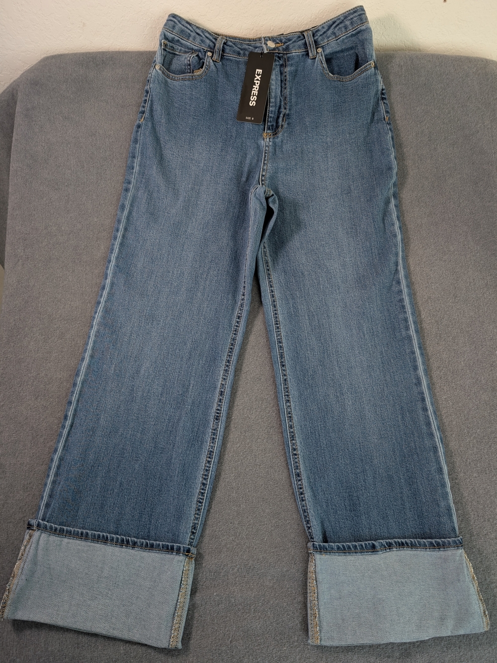 Express NWT High Rise Straight Cuffed Medium Wash Jeans Size 8